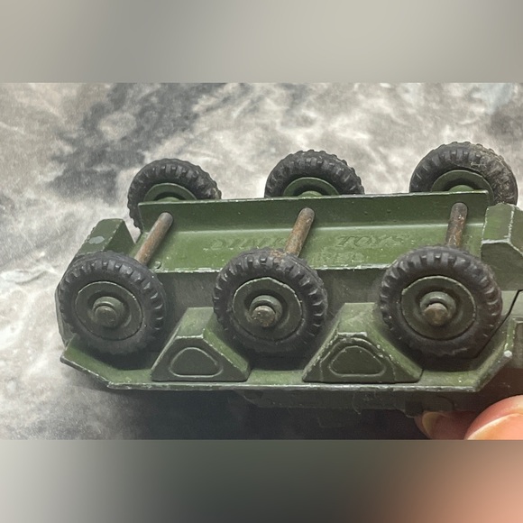 Dinky Toys Meccano 676 Armored Personnel Carrier - Picture 9 of 11
